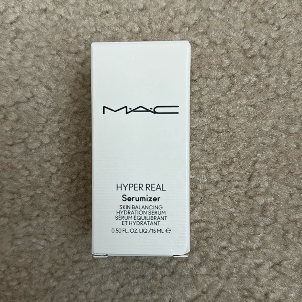 MAC Hyper real Serumizer